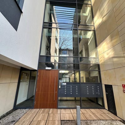 Location d’un appartement unique de 4 pièces, 102 m², Zwierzyniec, Cracovie, Pologne